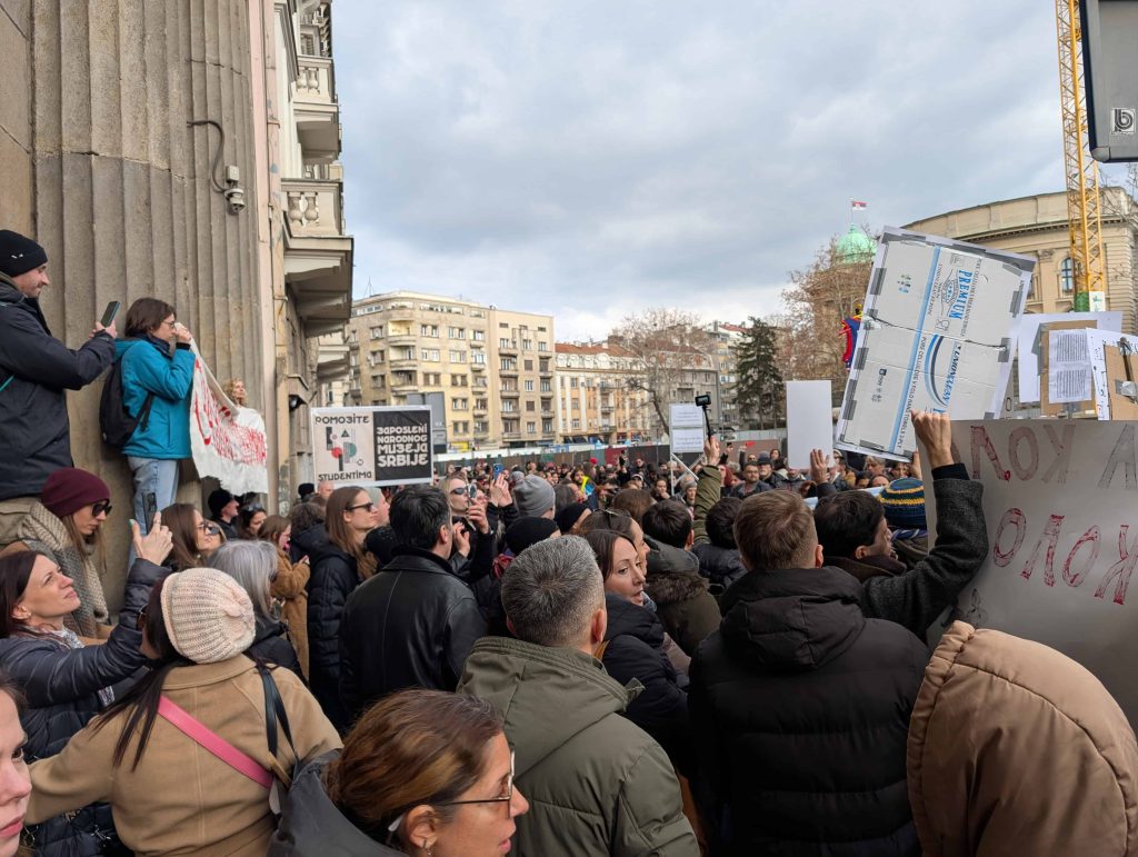 Foto: Prvi KuB protest ispred Ministarstva kulture