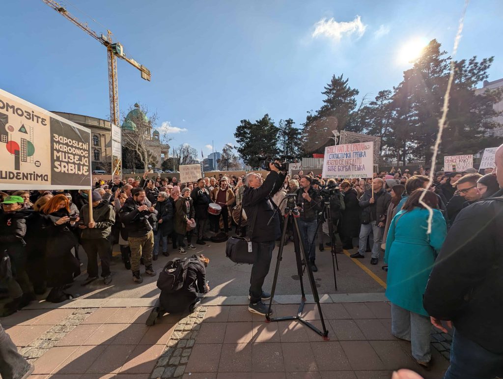 Foto: Prvi KuB protest ispred Ministarstva kulture